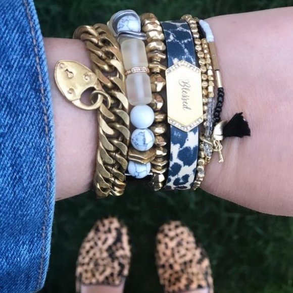 Stella & Dot | Chunky Link Vintage Gold Chain Link Heart Lock Bracelet - Picture 6 of 8